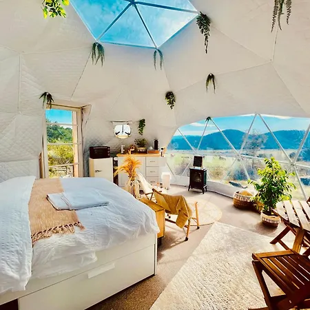 Tente de luxe Glamping Hohe Wand - Kuppelzelt Mit Whirlpool & Panoramafenster